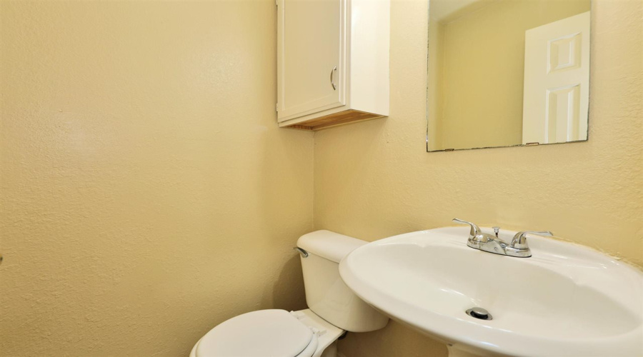 8911 McPherson Rd, Laredo, Texas 78045, 2 Bedrooms Bedrooms, 4 Rooms Rooms,2 BathroomsBathrooms,Residential,For Rent,8911 McPherson Rd,20261455