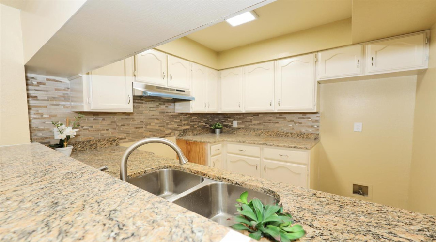 8911 McPherson Rd, Laredo, Texas 78045, 2 Bedrooms Bedrooms, 4 Rooms Rooms,2 BathroomsBathrooms,Residential,For Rent,8911 McPherson Rd,20261455