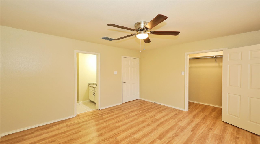 8911 McPherson Rd, Laredo, Texas 78045, 2 Bedrooms Bedrooms, 4 Rooms Rooms,2 BathroomsBathrooms,Residential,For Rent,8911 McPherson Rd,20261455