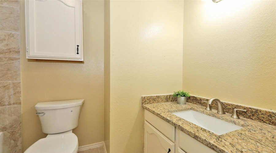 8911 McPherson Rd, Laredo, Texas 78045, 2 Bedrooms Bedrooms, 4 Rooms Rooms,2 BathroomsBathrooms,Residential,For Rent,8911 McPherson Rd,20261455