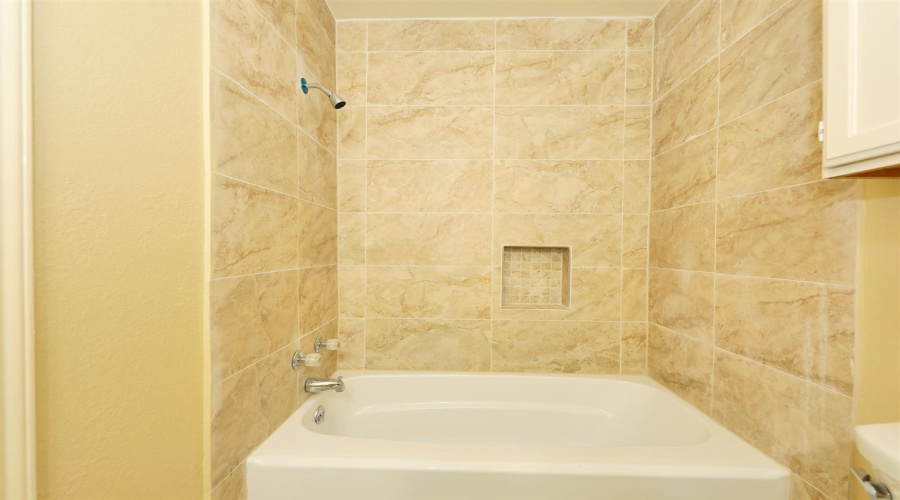 8911 McPherson Rd, Laredo, Texas 78045, 2 Bedrooms Bedrooms, 4 Rooms Rooms,2 BathroomsBathrooms,Residential,For Rent,8911 McPherson Rd,20261455