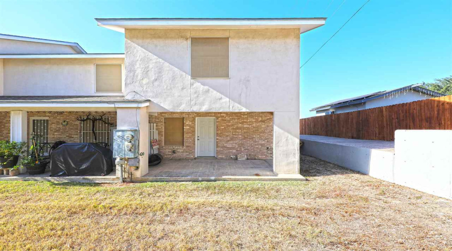 8911 McPherson Rd, Laredo, Texas 78045, 2 Bedrooms Bedrooms, 4 Rooms Rooms,2 BathroomsBathrooms,Residential,For Rent,8911 McPherson Rd,20261455