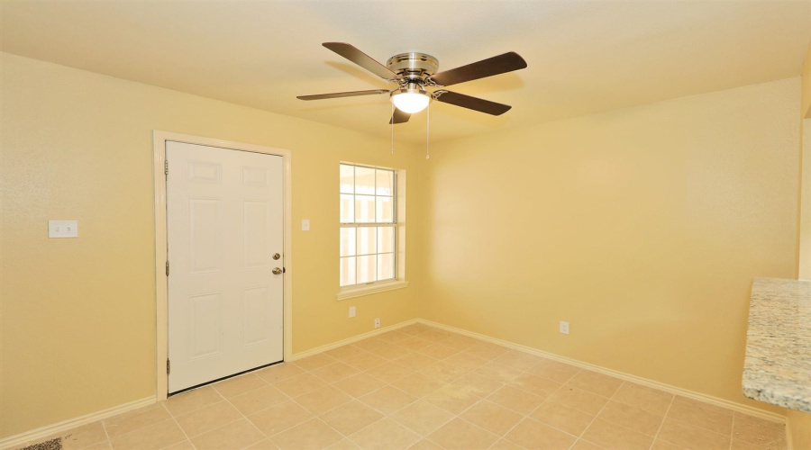 8911 McPherson Rd, Laredo, Texas 78045, 2 Bedrooms Bedrooms, 4 Rooms Rooms,2 BathroomsBathrooms,Residential,For Rent,8911 McPherson Rd,20261455