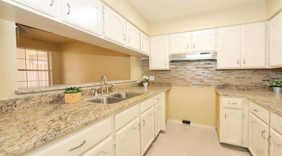 8911 McPherson Rd, Laredo, Texas 78045, 2 Bedrooms Bedrooms, 4 Rooms Rooms,2 BathroomsBathrooms,Residential,For Rent,8911 McPherson Rd,20261455