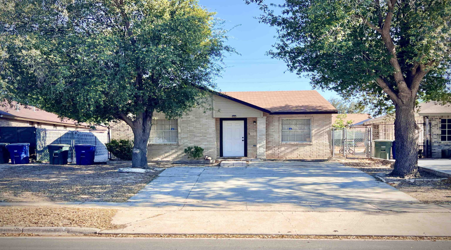 1515 Quail Creek Rd, LAREDO, Texas 78045, 3 Bedrooms Bedrooms, 5 Rooms Rooms,2 BathroomsBathrooms,Residential,For Rent,1515 Quail Creek Rd,20261457