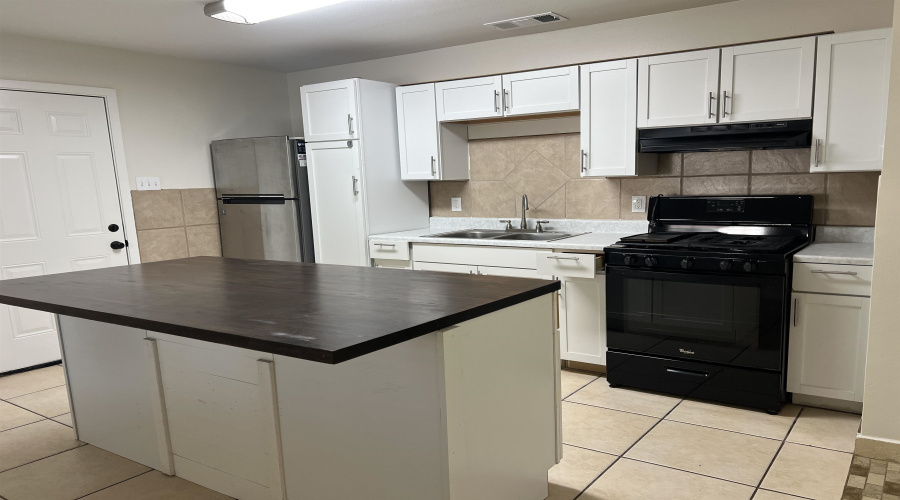 1515 Quail Creek Rd, LAREDO, Texas 78045, 3 Bedrooms Bedrooms, 5 Rooms Rooms,2 BathroomsBathrooms,Residential,For Rent,1515 Quail Creek Rd,20261457