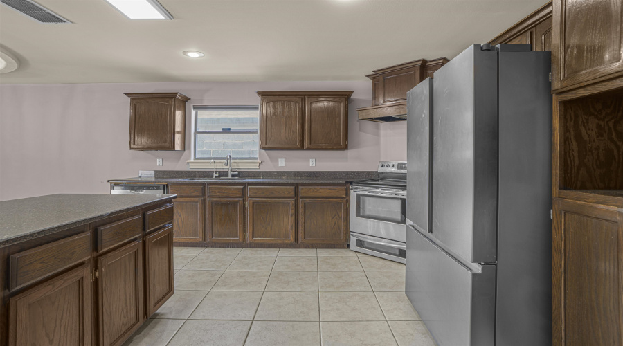 8710 Allegheny St, Laredo, Texas 78045, 3 Bedrooms Bedrooms, 5 Rooms Rooms,2 BathroomsBathrooms,Residential,For Sale,8710 Allegheny St,20261458