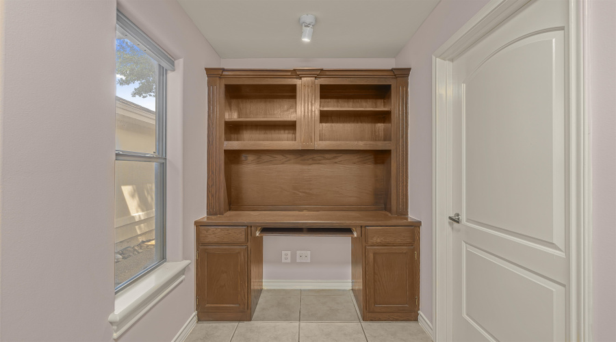 8710 Allegheny St, Laredo, Texas 78045, 3 Bedrooms Bedrooms, 5 Rooms Rooms,2 BathroomsBathrooms,Residential,For Sale,8710 Allegheny St,20261458