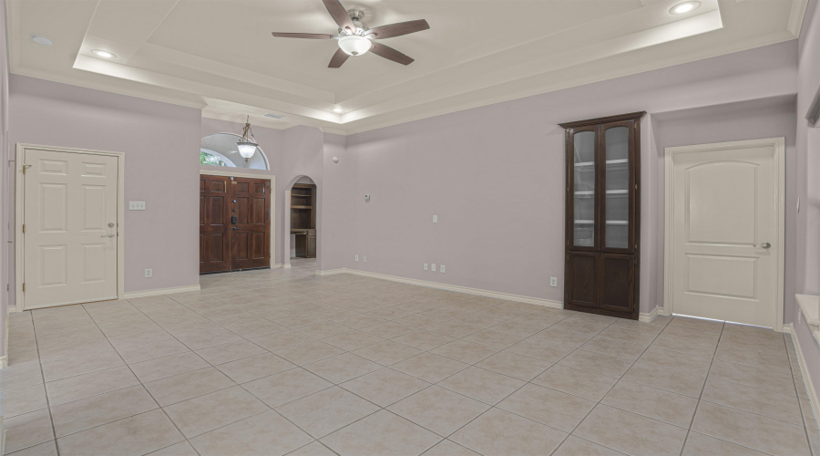 8710 Allegheny St, Laredo, Texas 78045, 3 Bedrooms Bedrooms, 5 Rooms Rooms,2 BathroomsBathrooms,Residential,For Sale,8710 Allegheny St,20261458