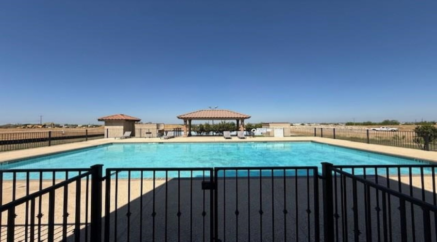 8216 Casa Verde Rd, Laredo, Texas 78041, 2 Bedrooms Bedrooms, 3 Rooms Rooms,2 BathroomsBathrooms,Residential,For Rent,8216 Casa Verde Rd,20261459