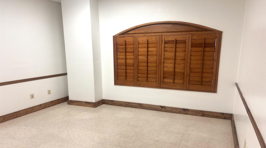 107 Calle Del Norte, Laredo, Texas 78041, 6 Rooms Rooms,2 BathroomsBathrooms,Commercial retail/office,For Rent,107 Calle Del Norte,20261469