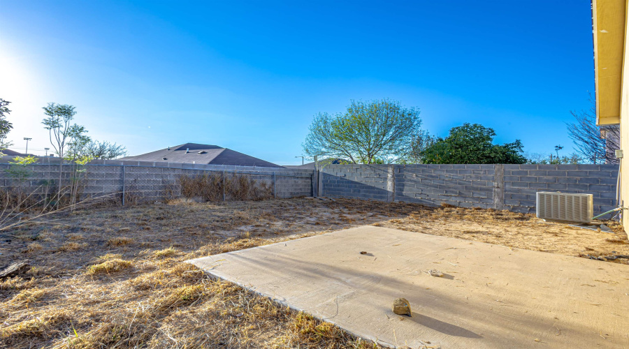 322 Ocean Dr, LAREDO, Texas 78043, 3 Bedrooms Bedrooms, 5 Rooms Rooms,2 BathroomsBathrooms,Residential,For Sale,322 Ocean Dr,20261461