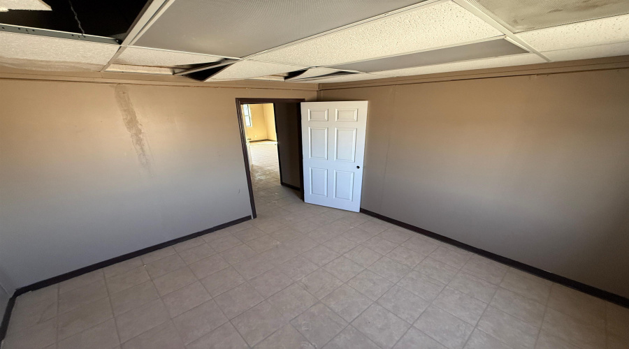 6141 TX State Hwy 359, Laredo, Texas 78045-1918, 1 Bedroom Bedrooms, 51 Rooms Rooms,2 BathroomsBathrooms,Commercial/industrial,For Rent,6141 TX State Hwy 359,20261468