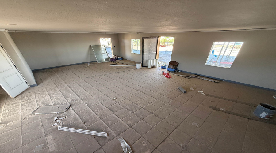 6141 TX State Hwy 359, Laredo, Texas 78045-1918, 1 Bedroom Bedrooms, 51 Rooms Rooms,2 BathroomsBathrooms,Commercial/industrial,For Rent,6141 TX State Hwy 359,20261468