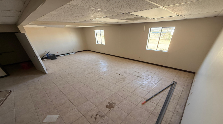 6141 TX State Hwy 359, Laredo, Texas 78045-1918, 1 Bedroom Bedrooms, 51 Rooms Rooms,2 BathroomsBathrooms,Commercial/industrial,For Rent,6141 TX State Hwy 359,20261468