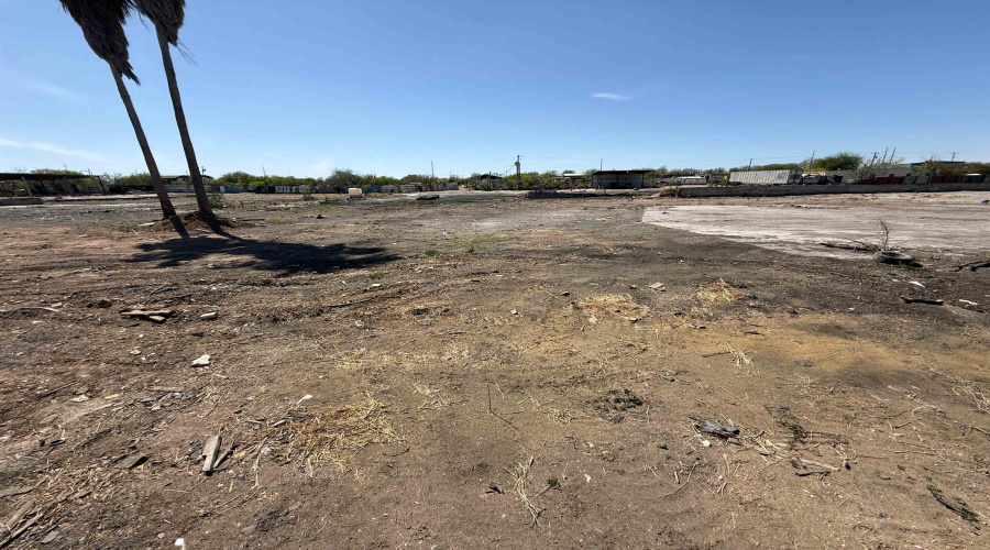 6141 TX State Hwy 359, Laredo, Texas 78045-1918, 1 Bedroom Bedrooms, 51 Rooms Rooms,2 BathroomsBathrooms,Commercial/industrial,For Rent,6141 TX State Hwy 359,20261468