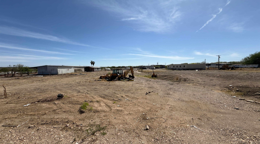 6141 TX State Hwy 359, Laredo, Texas 78045-1918, 1 Bedroom Bedrooms, 51 Rooms Rooms,2 BathroomsBathrooms,Commercial/industrial,For Rent,6141 TX State Hwy 359,20261468