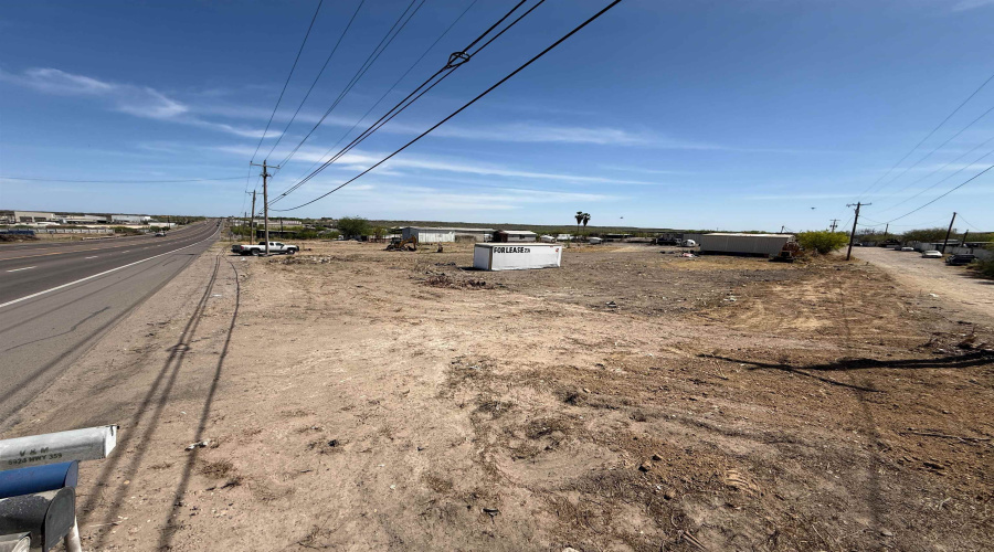 6141 TX State Hwy 359, Laredo, Texas 78045-1918, 1 Bedroom Bedrooms, 51 Rooms Rooms,2 BathroomsBathrooms,Commercial/industrial,For Rent,6141 TX State Hwy 359,20261468