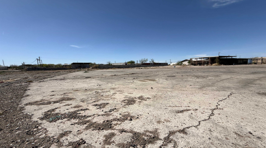 6141 TX State Hwy 359, Laredo, Texas 78045-1918, 1 Bedroom Bedrooms, 51 Rooms Rooms,2 BathroomsBathrooms,Commercial/industrial,For Rent,6141 TX State Hwy 359,20261468