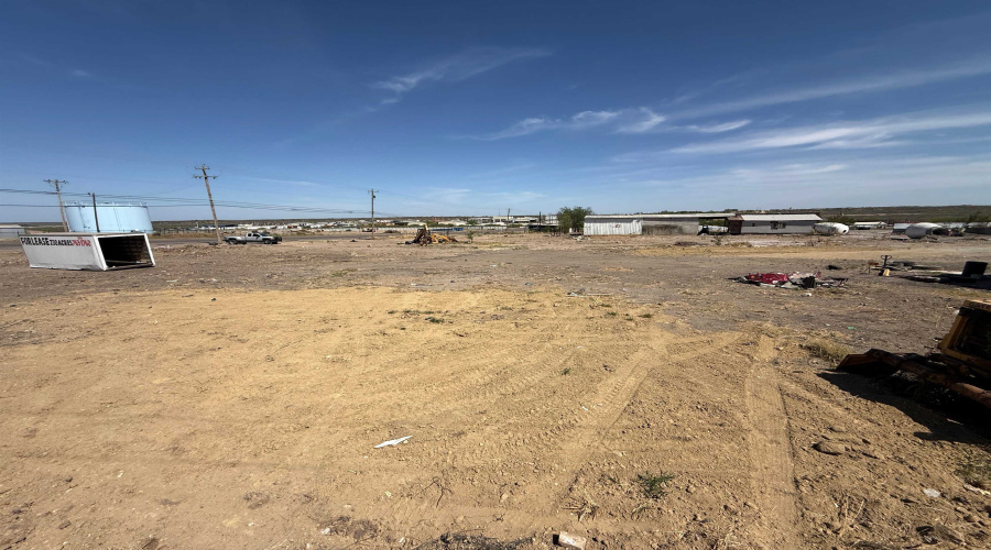 6141 TX State Hwy 359, Laredo, Texas 78045-1918, 1 Bedroom Bedrooms, 51 Rooms Rooms,2 BathroomsBathrooms,Commercial/industrial,For Rent,6141 TX State Hwy 359,20261468