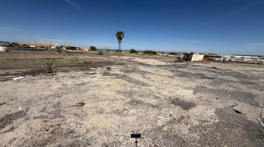 6141 TX State Hwy 359, Laredo, Texas 78045-1918, 1 Bedroom Bedrooms, 51 Rooms Rooms,2 BathroomsBathrooms,Commercial/industrial,For Rent,6141 TX State Hwy 359,20261468