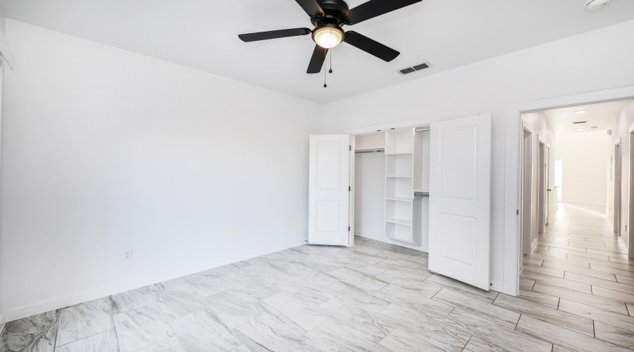 3911 Casa Blanca Lake Rd, Laredo, Texas 78041, 3 Bedrooms Bedrooms, 5 Rooms Rooms,2 BathroomsBathrooms,Residential,For Rent,3911 Casa Blanca Lake Rd,20261463