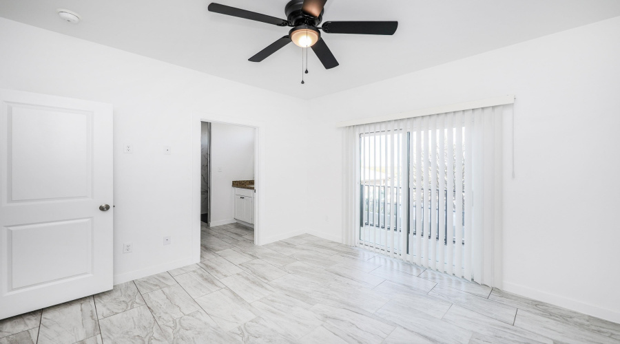 3911 Casa Blanca Lake Rd, Laredo, Texas 78041, 3 Bedrooms Bedrooms, 5 Rooms Rooms,2 BathroomsBathrooms,Residential,For Rent,3911 Casa Blanca Lake Rd,20261463