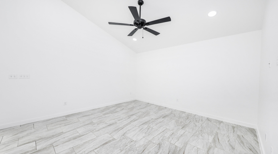 3911 Casa Blanca Lake Rd, Laredo, Texas 78041, 3 Bedrooms Bedrooms, 5 Rooms Rooms,2 BathroomsBathrooms,Residential,For Rent,3911 Casa Blanca Lake Rd,20261463