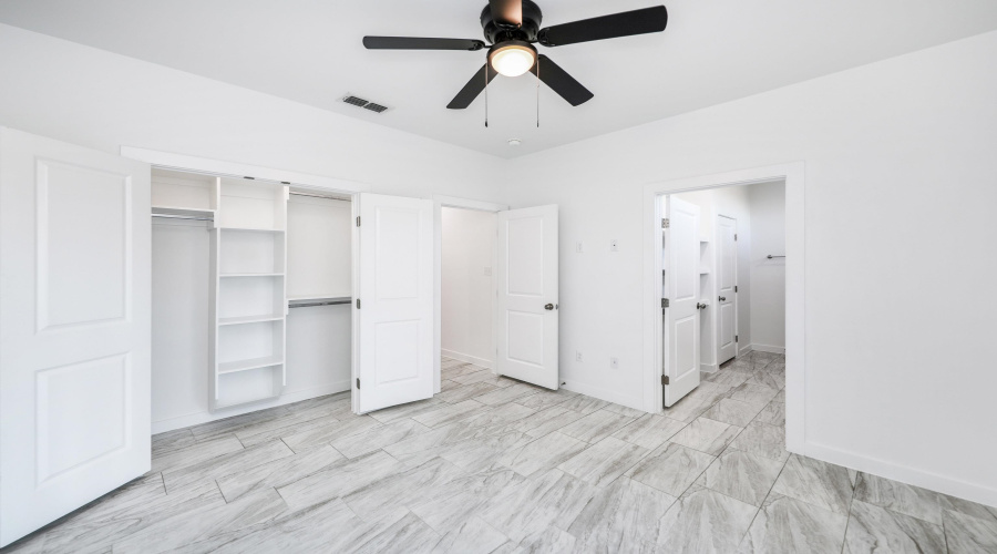 3911 Casa Blanca Lake Rd, Laredo, Texas 78041, 3 Bedrooms Bedrooms, 5 Rooms Rooms,2 BathroomsBathrooms,Residential,For Rent,3911 Casa Blanca Lake Rd,20261464