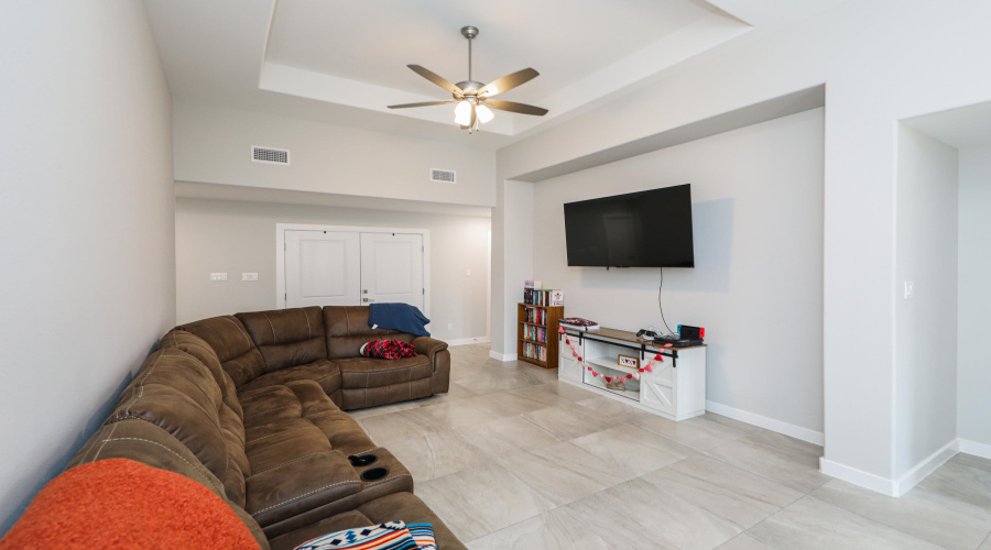 1025 La Muralla St, LAREDO, Texas 78046, 4 Bedrooms Bedrooms, 6 Rooms Rooms,2 BathroomsBathrooms,Residential,For Rent,1025 La Muralla St,20261466