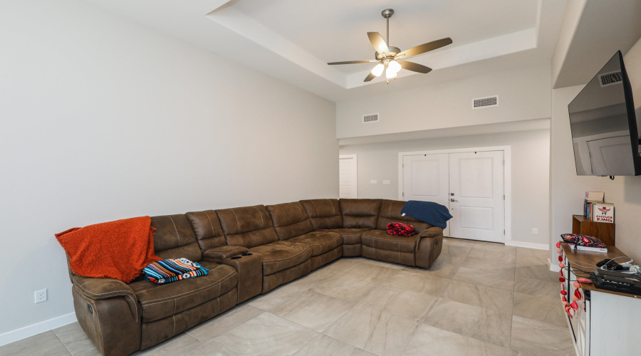 1025 La Muralla St, LAREDO, Texas 78046, 4 Bedrooms Bedrooms, 6 Rooms Rooms,2 BathroomsBathrooms,Residential,For Rent,1025 La Muralla St,20261466