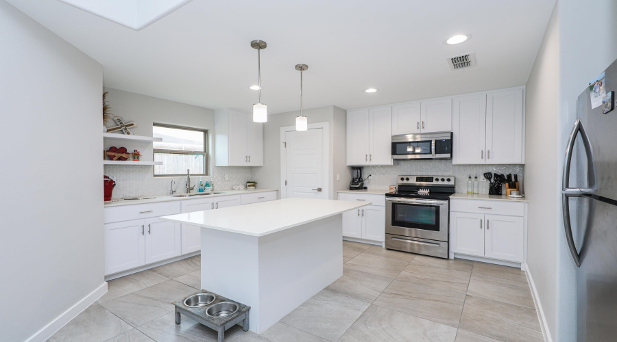 1025 La Muralla St, LAREDO, Texas 78046, 4 Bedrooms Bedrooms, 6 Rooms Rooms,2 BathroomsBathrooms,Residential,For Rent,1025 La Muralla St,20261466