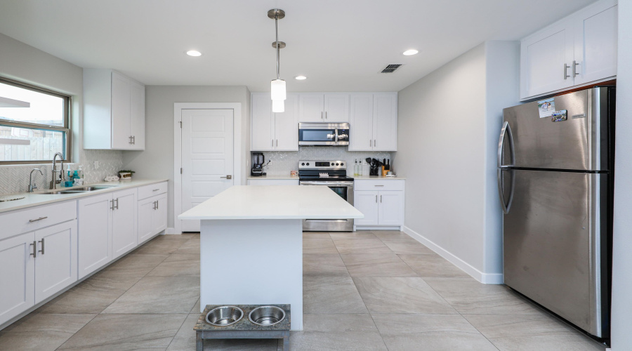 1025 La Muralla St, LAREDO, Texas 78046, 4 Bedrooms Bedrooms, 6 Rooms Rooms,2 BathroomsBathrooms,Residential,For Rent,1025 La Muralla St,20261466