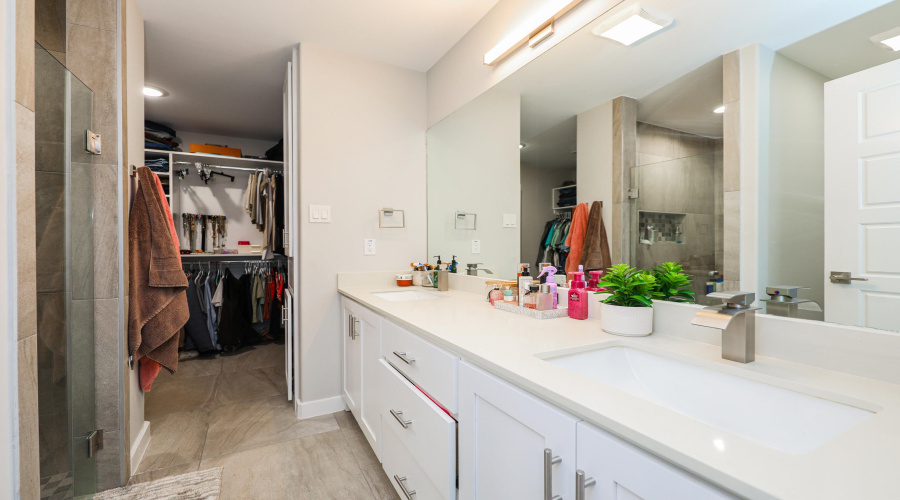 1025 La Muralla St, LAREDO, Texas 78046, 4 Bedrooms Bedrooms, 6 Rooms Rooms,2 BathroomsBathrooms,Residential,For Rent,1025 La Muralla St,20261466