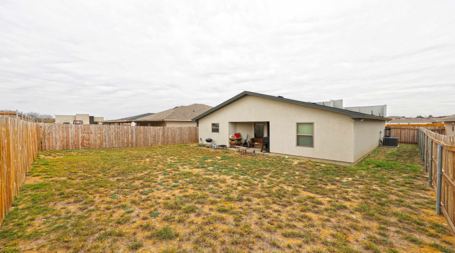 1025 La Muralla St, LAREDO, Texas 78046, 4 Bedrooms Bedrooms, 6 Rooms Rooms,2 BathroomsBathrooms,Residential,For Rent,1025 La Muralla St,20261466