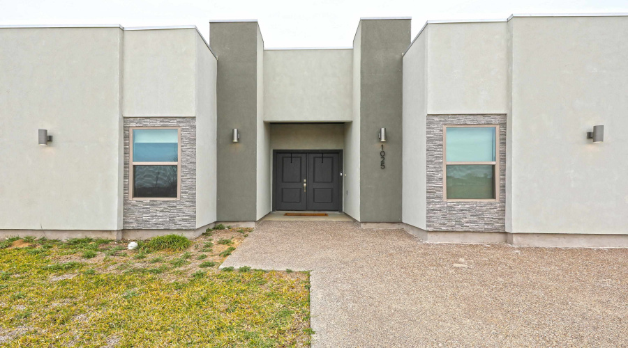 1025 La Muralla St, LAREDO, Texas 78046, 4 Bedrooms Bedrooms, 6 Rooms Rooms,2 BathroomsBathrooms,Residential,For Rent,1025 La Muralla St,20261466