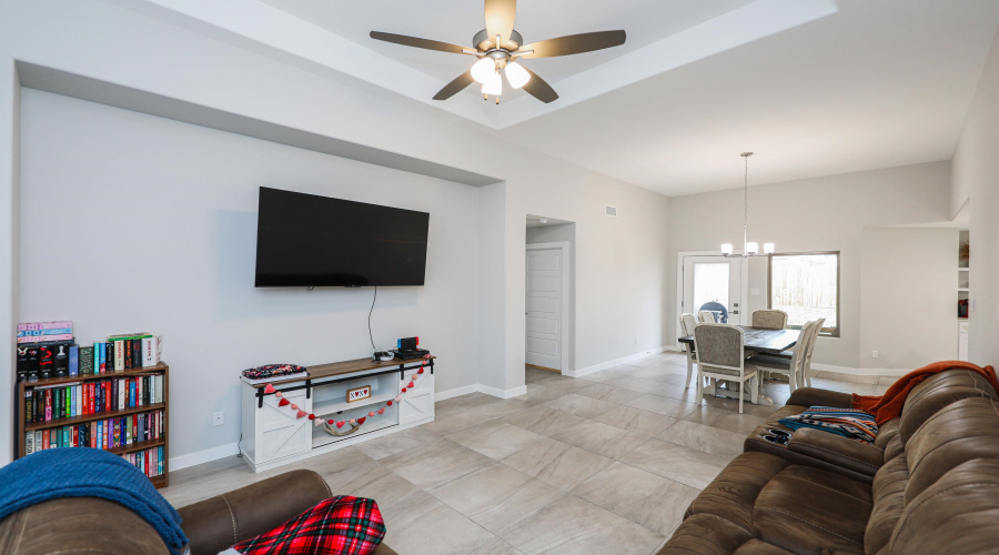 1025 La Muralla St, LAREDO, Texas 78046, 4 Bedrooms Bedrooms, 6 Rooms Rooms,2 BathroomsBathrooms,Residential,For Rent,1025 La Muralla St,20261466