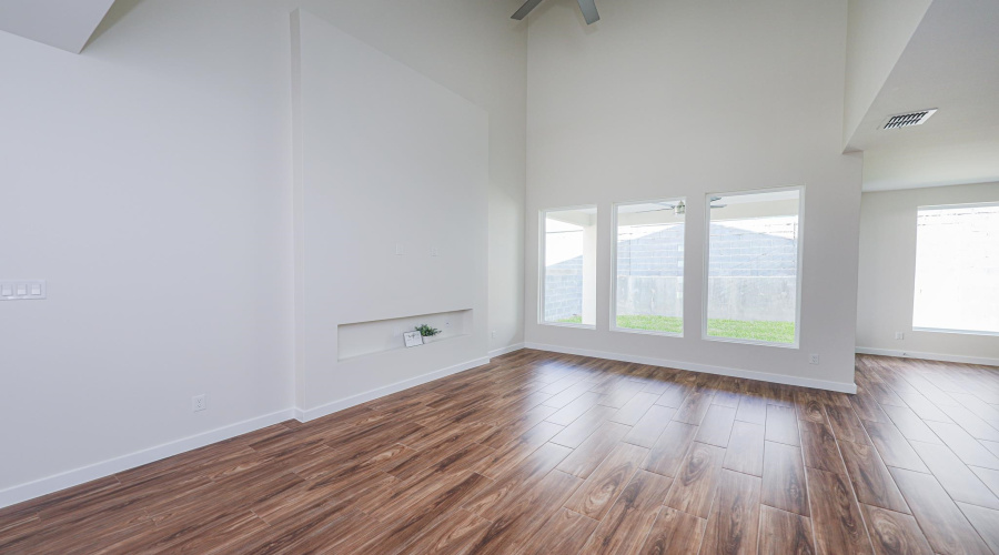 7525 Cresta Bella Street, LAREDO, Texas 78041, 3 Bedrooms Bedrooms, 6 Rooms Rooms,2 BathroomsBathrooms,Residential,For Rent,7525 Cresta Bella Street,20261467