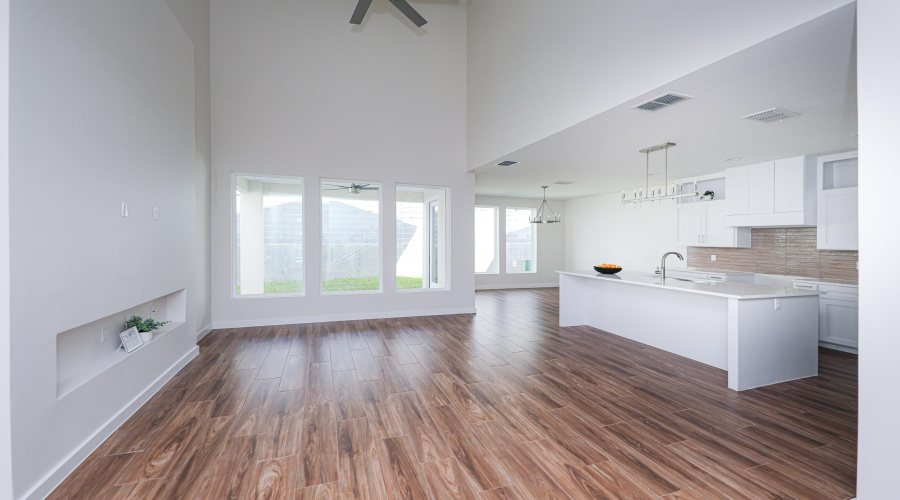 7525 Cresta Bella Street, LAREDO, Texas 78041, 3 Bedrooms Bedrooms, 6 Rooms Rooms,2 BathroomsBathrooms,Residential,For Rent,7525 Cresta Bella Street,20261467