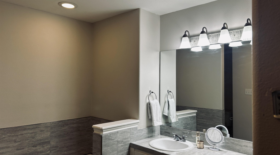 321 Lake Carnegie Ct., Laredo, Texas 78041, 3 Bedrooms Bedrooms, 8 Rooms Rooms,2 BathroomsBathrooms,Residential,For Sale,321 Lake Carnegie Ct.,20261471