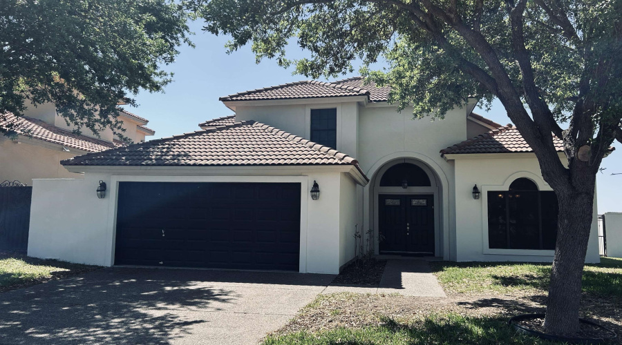 321 Lake Carnegie Ct., Laredo, Texas 78041, 3 Bedrooms Bedrooms, 8 Rooms Rooms,2 BathroomsBathrooms,Residential,For Sale,321 Lake Carnegie Ct.,20261471