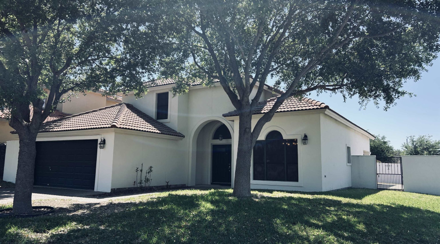 321 Lake Carnegie Ct., Laredo, Texas 78041, 3 Bedrooms Bedrooms, 8 Rooms Rooms,2 BathroomsBathrooms,Residential,For Sale,321 Lake Carnegie Ct.,20261471