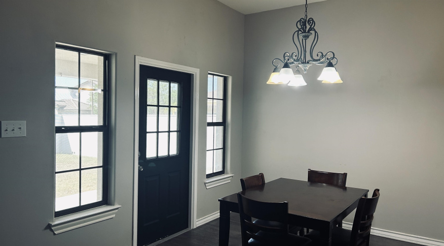 321 Lake Carnegie Ct., Laredo, Texas 78041, 3 Bedrooms Bedrooms, 8 Rooms Rooms,2 BathroomsBathrooms,Residential,For Sale,321 Lake Carnegie Ct.,20261471