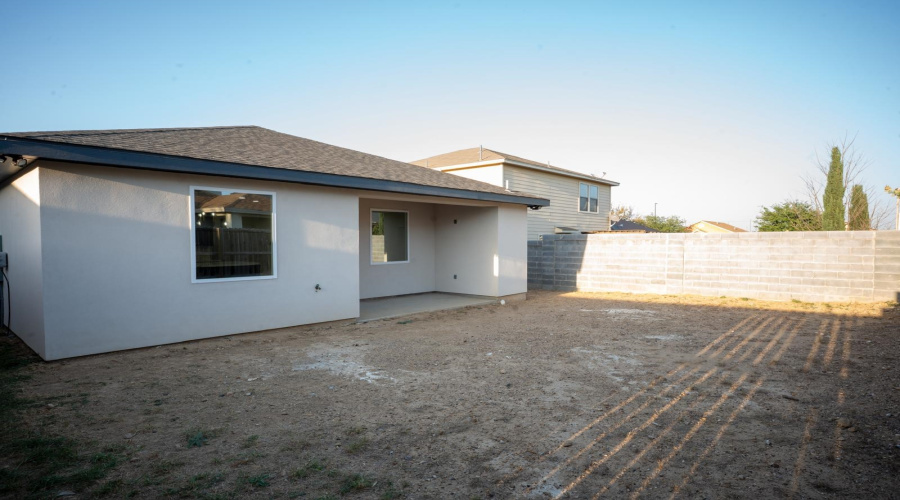 2615 Jean St, Laredo, Texas 78046, 3 Bedrooms Bedrooms, 5 Rooms Rooms,2 BathroomsBathrooms,Residential,For Sale,2615 Jean St,20261472