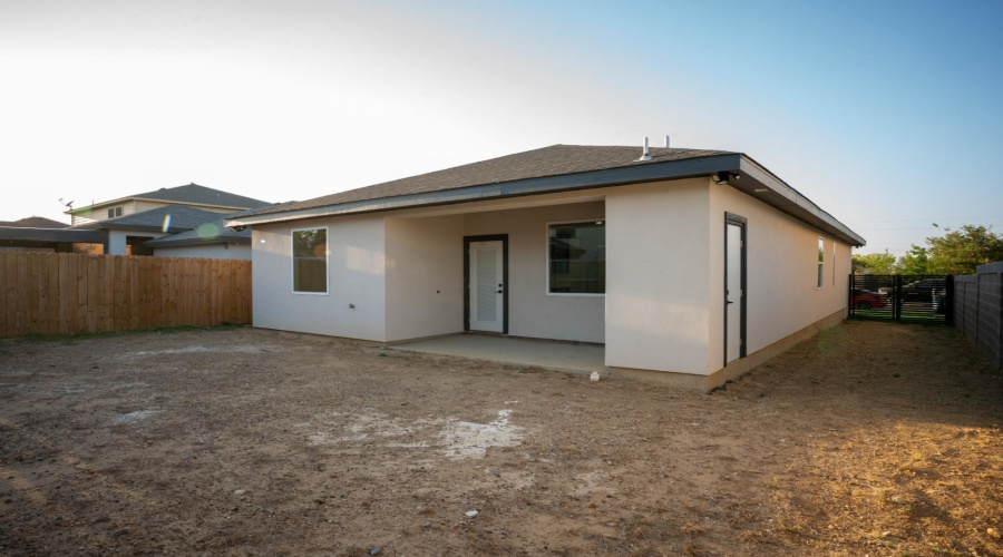 2615 Jean St, Laredo, Texas 78046, 3 Bedrooms Bedrooms, 5 Rooms Rooms,2 BathroomsBathrooms,Residential,For Sale,2615 Jean St,20261472