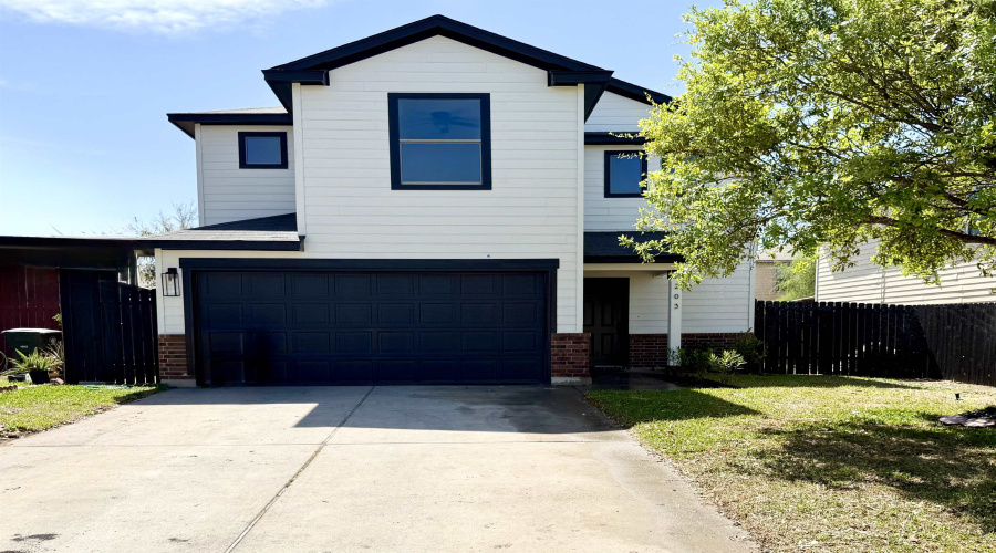 203 Red Cloud Dr, Laredo, Texas 78045, 4 Bedrooms Bedrooms, 6 Rooms Rooms,2 BathroomsBathrooms,Residential,For Sale,203 Red Cloud Dr,20261475