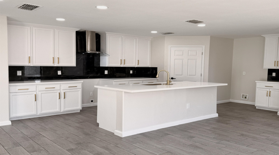 203 Red Cloud Dr, Laredo, Texas 78045, 4 Bedrooms Bedrooms, 6 Rooms Rooms,2 BathroomsBathrooms,Residential,For Sale,203 Red Cloud Dr,20261475