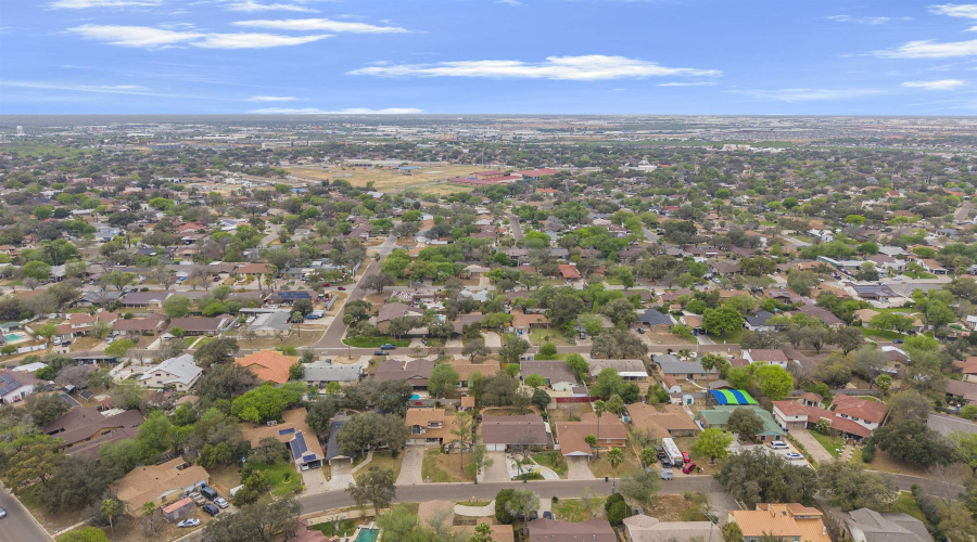 703 Laurel Dr, Laredo, Texas 78045-2122, 4 Bedrooms Bedrooms, 6 Rooms Rooms,3 BathroomsBathrooms,Residential,For Sale,703 Laurel Dr,20261187