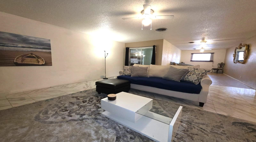 703 Laurel Dr, Laredo, Texas 78045-2122, 4 Bedrooms Bedrooms, 6 Rooms Rooms,3 BathroomsBathrooms,Residential,For Sale,703 Laurel Dr,20261187