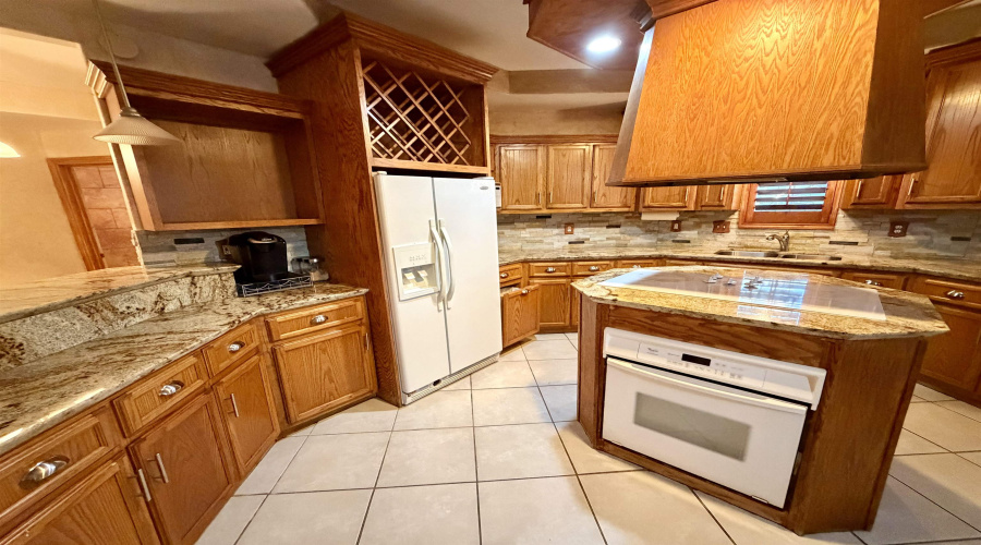 4728 Primavera Ln, Laredo, Texas 78046, 4 Bedrooms Bedrooms, 7 Rooms Rooms,3 BathroomsBathrooms,Residential,For Sale,4728 Primavera Ln,20261476